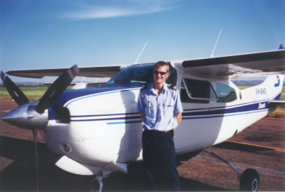 Onze piloot, Simon van Slingair.