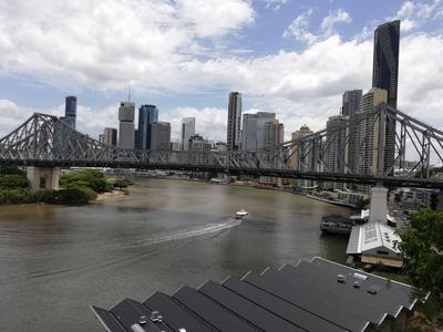 Downtown Brisbane met de Story Bridge. (Australië - 2018)