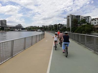 Fietsen op de Brisbane Riverwalk. (Australië - 2018)