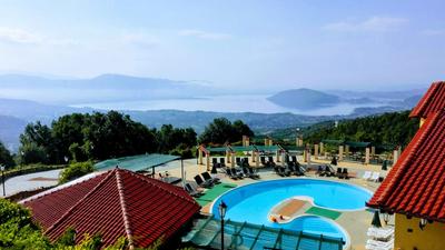 Uitzicht bij Hotel Loggas, Kastoria. (Griekenland - 2018)