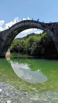 De Plakida-Kalogeriko brug in Zagoria. (Griekenland - 2018)