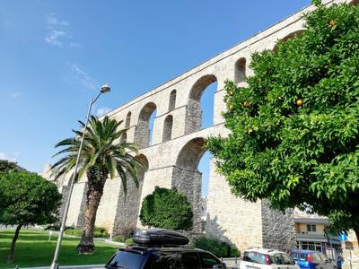 Het aquaduct van Kavala. (Griekenland - 2019)