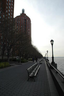 Wandelen op de Esplanade, langs de Hudson River. New York. (Amerika - 2005)