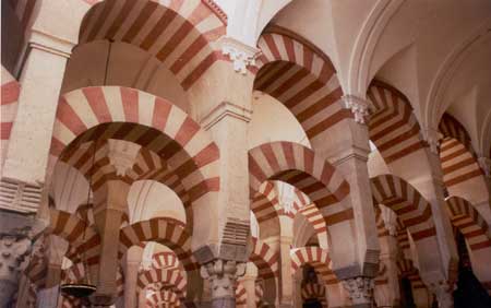 De beroemde bogen van de Mesquita, Cordoba. (Spanje - 2003)